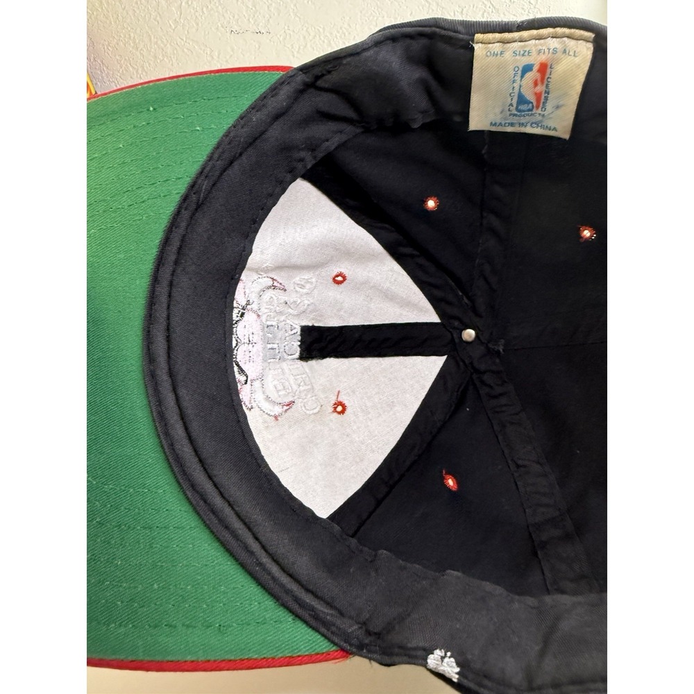 Vintage 90s Chicago Bulls SnapBack Hat(  (NBA Green Lower Brim) - Picture 12 of 13
